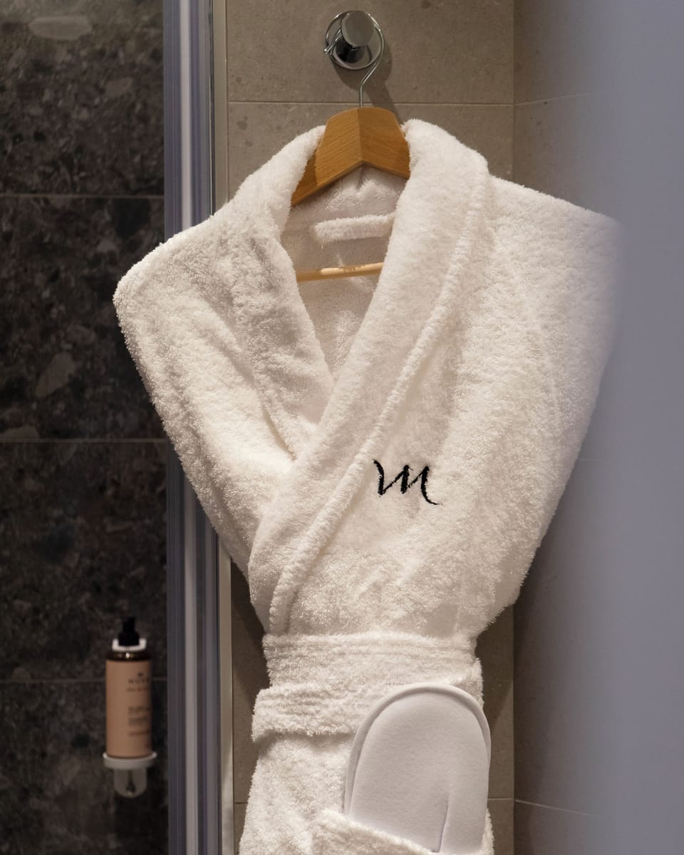 camera matrimoniale Privilége, balcone | Bathroom | Eco-friendly toiletries, hair dryer, bidet, towels
