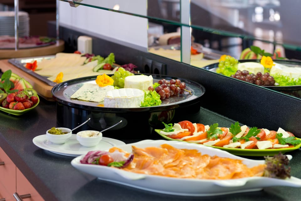 Daily buffet breakfast for a fee