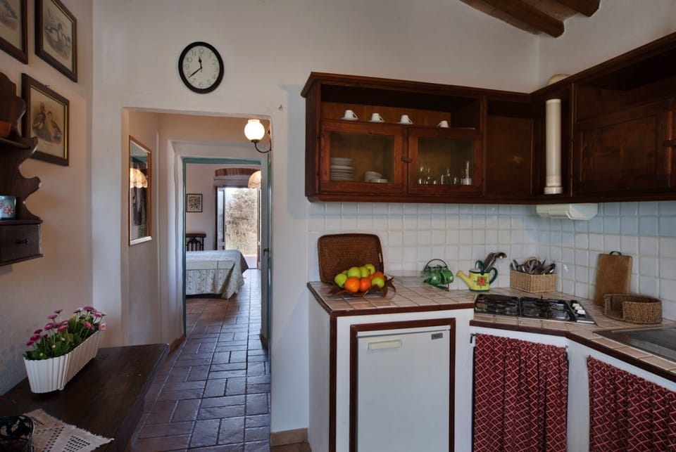 Apartment, 1 Bedroom, Non Smoking, Pool View (Anna) | Private kitchen | Cookware/dishes/utensils