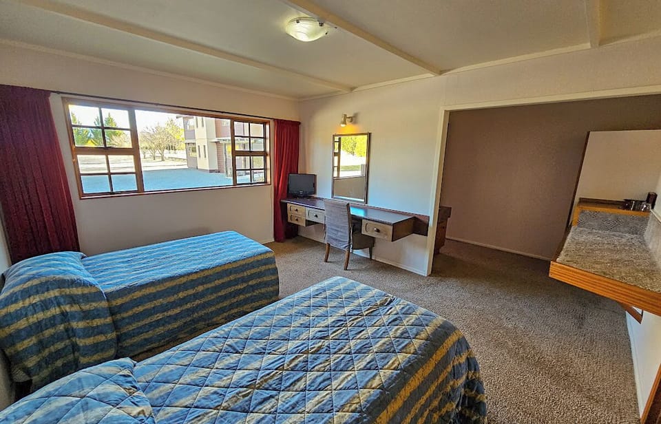 Standard Room, Non Smoking | Iron/ironing board, free WiFi, bed sheets, alarm clocks