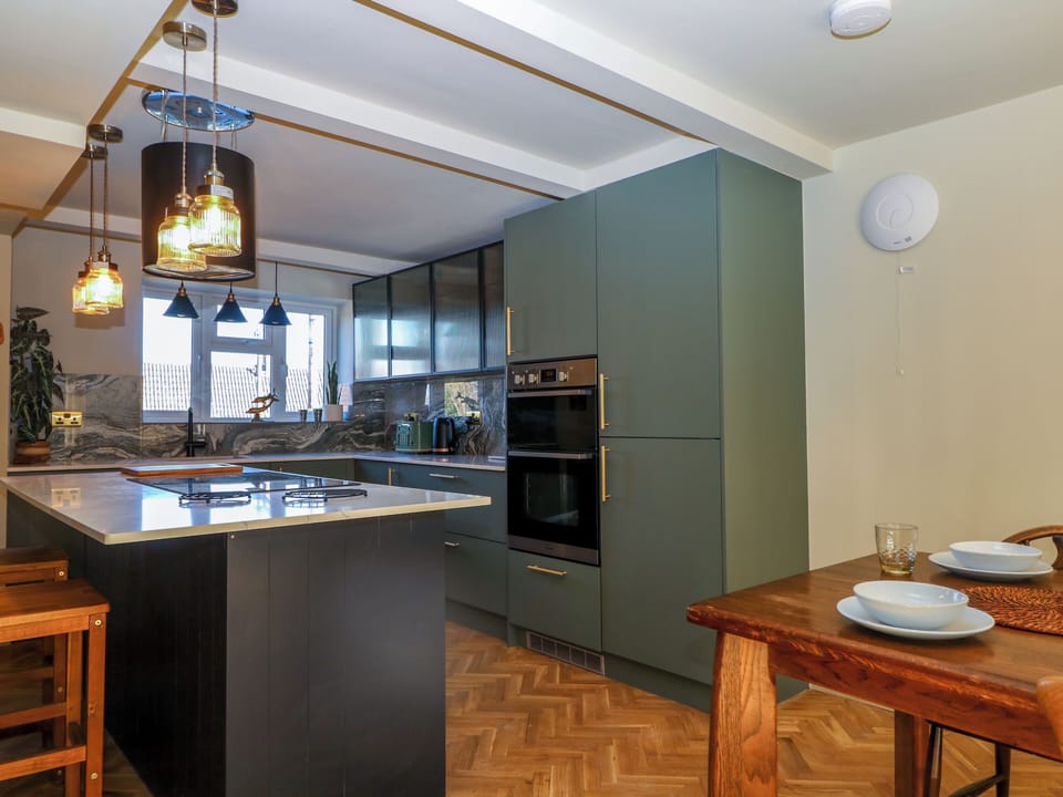 Fridge, microwave, dishwasher, toaster