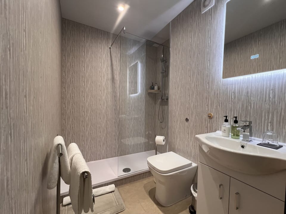 Deluxe Suite, Ensuite