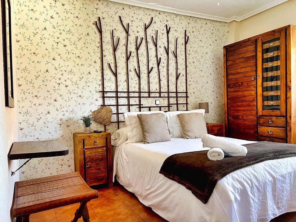 Double or Twin Room | Desk, laptop workspace, free WiFi, bed sheets