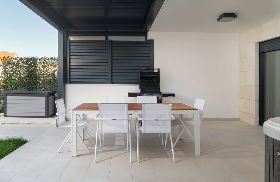 Apartment, 2 Bedrooms, Accessible, Smoking | Outdoor dining