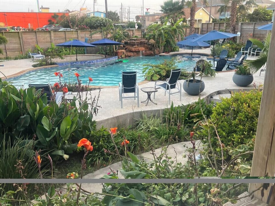 Resort style pool
