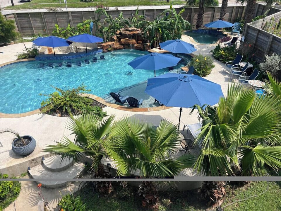 Resort style pool