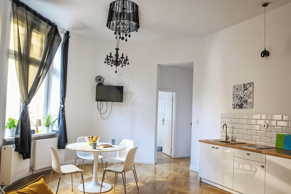 Comfort Studio, 1 Double Bed with Sofa bed, Kitchenette, City View | Living area