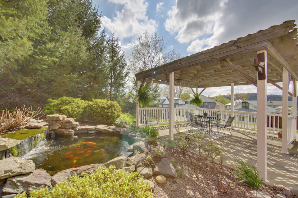 Pershing Heights Community | Patio | Pond | Garden