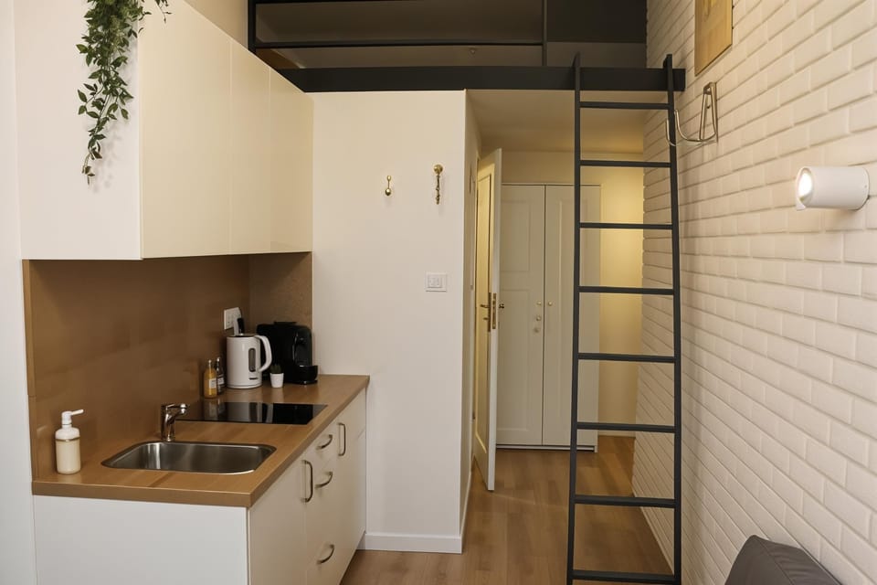 Comfort Studio, 1 Double Bed with Sofa bed, Kitchenette, Courtyard View | Living area