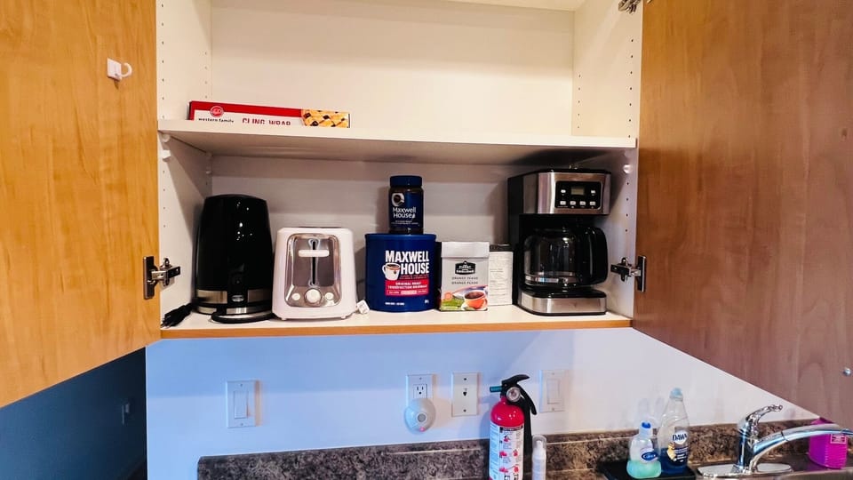 Small appliances including coffee and tea