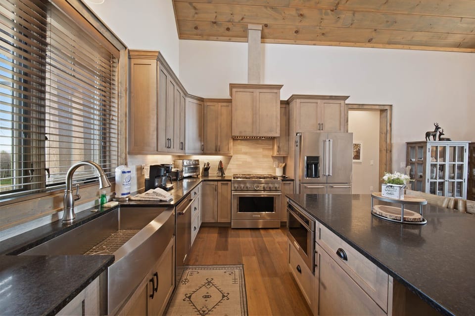 Gourmet Kitchen with Stainless Appliances and Granite Countertops