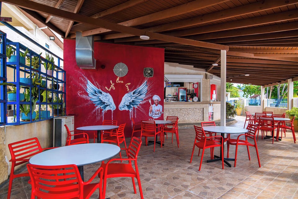 Casual dining under the shade. Enjoy your meal!