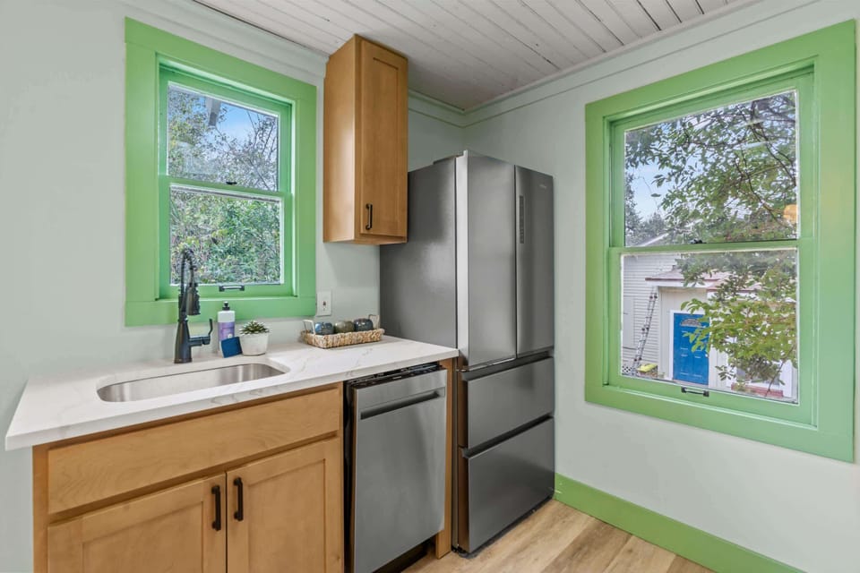 Convenient kitchen - perfect for a quick breakfast!