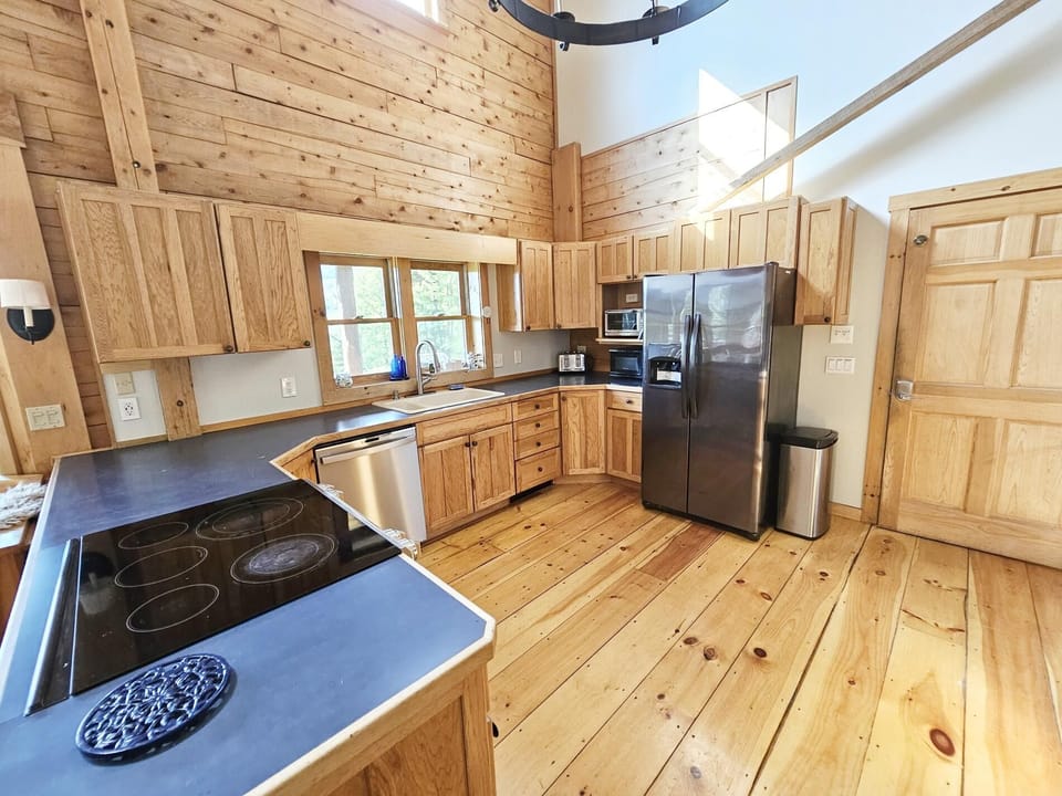 Sweet Stowe Log Cabin Townhome Near Everything (2264)