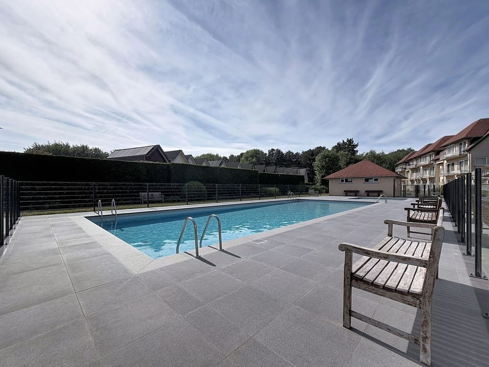 Swimming Pool, Composite Material, Resort, Tile, Fence