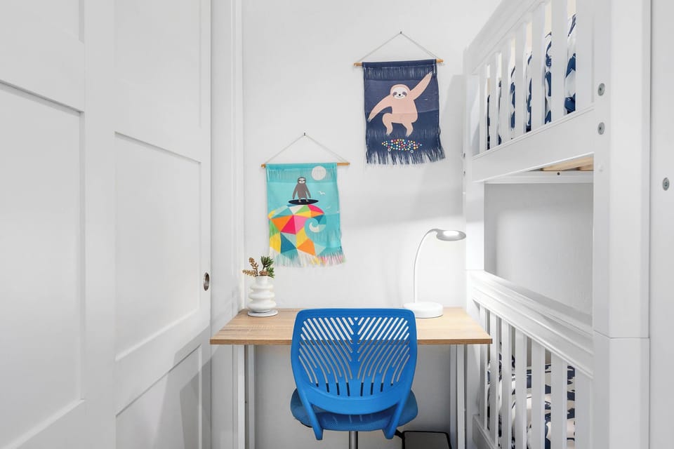 Guest Bedroom - 2 sets of bunk beds
