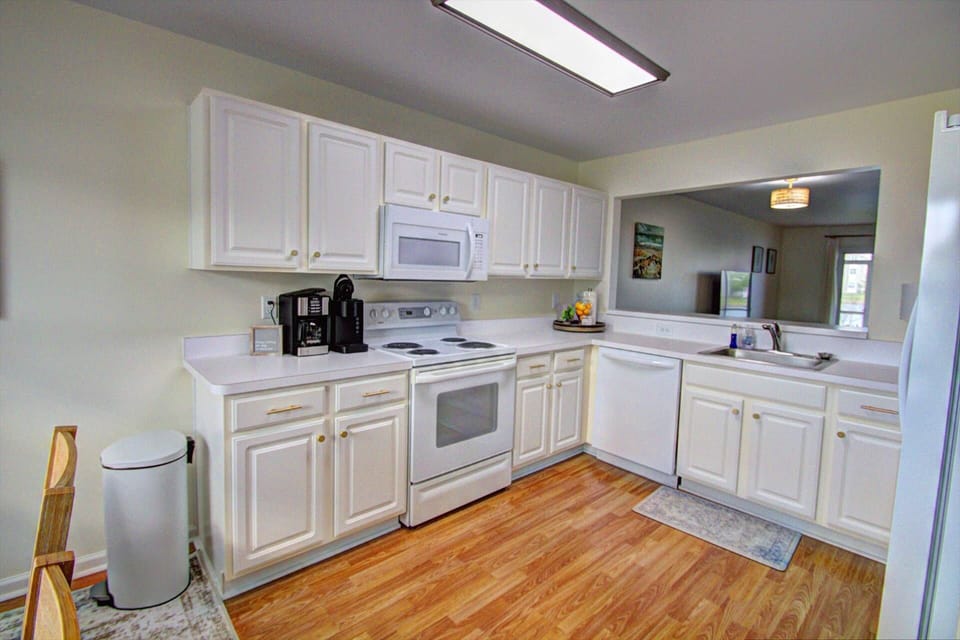 Kitchen with drip and K-cup