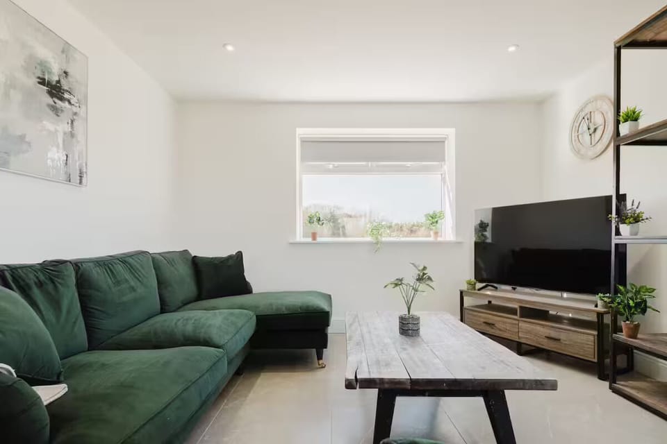 Cottage, Garden View | Living area
