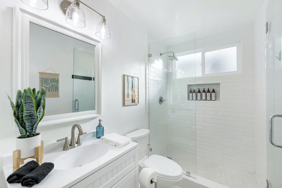 Bathroom 2 offer a shower (Unit A)