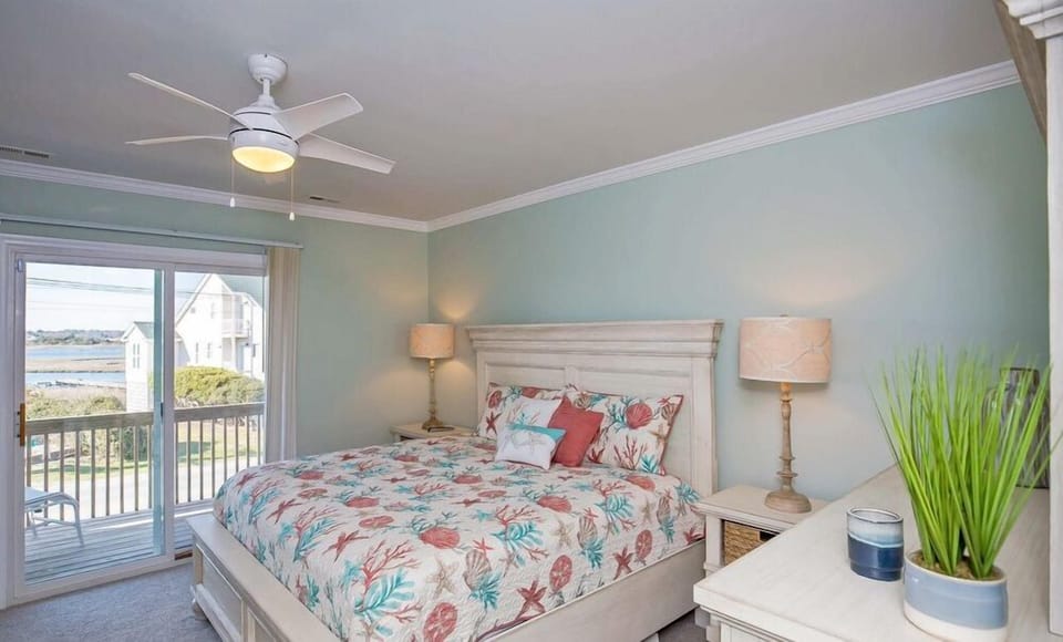 1st Floor Master King Bed II