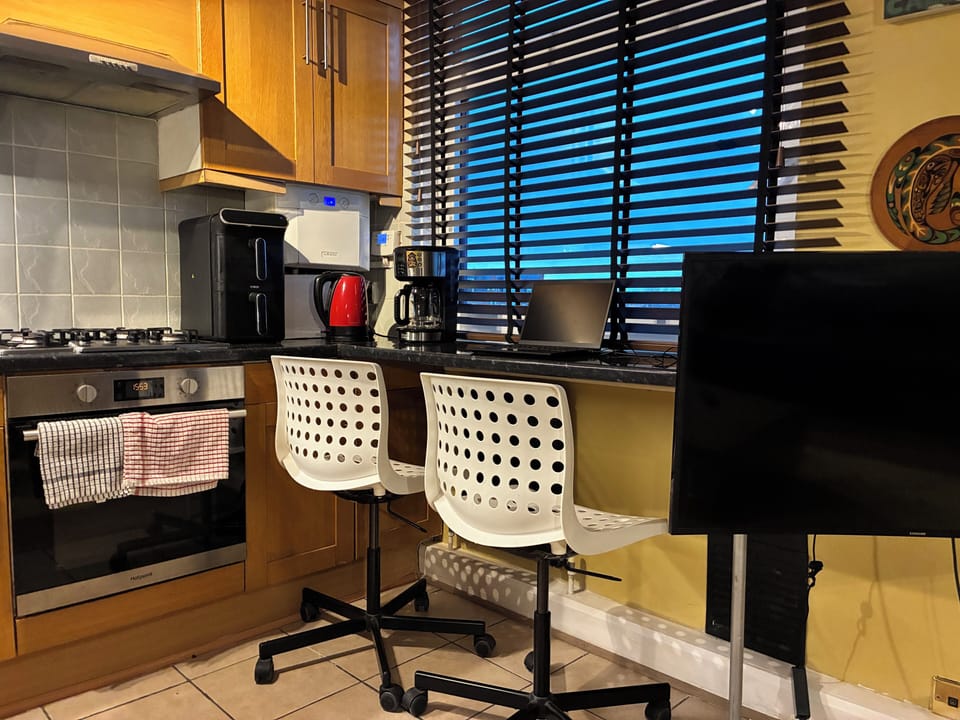 breakfast bar
