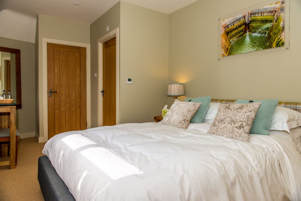 Egyptian cotton sheets, premium bedding, in-room safe