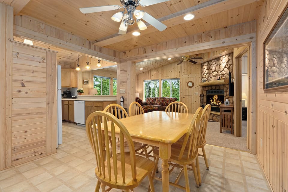 Kitchen dining