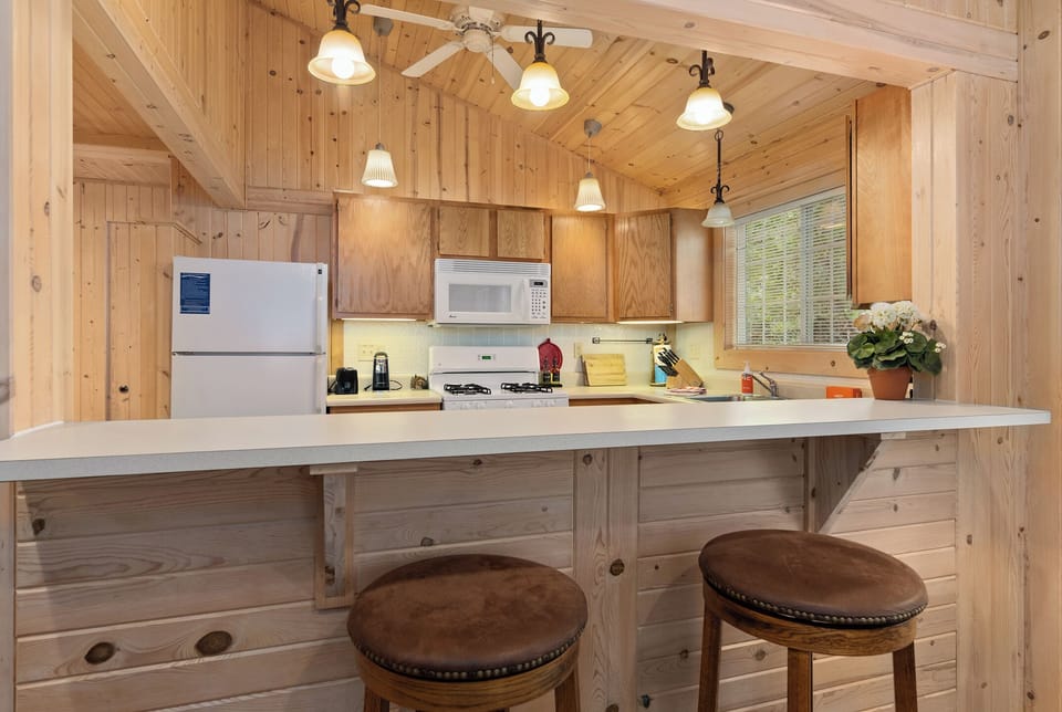 Kitchen bar dining