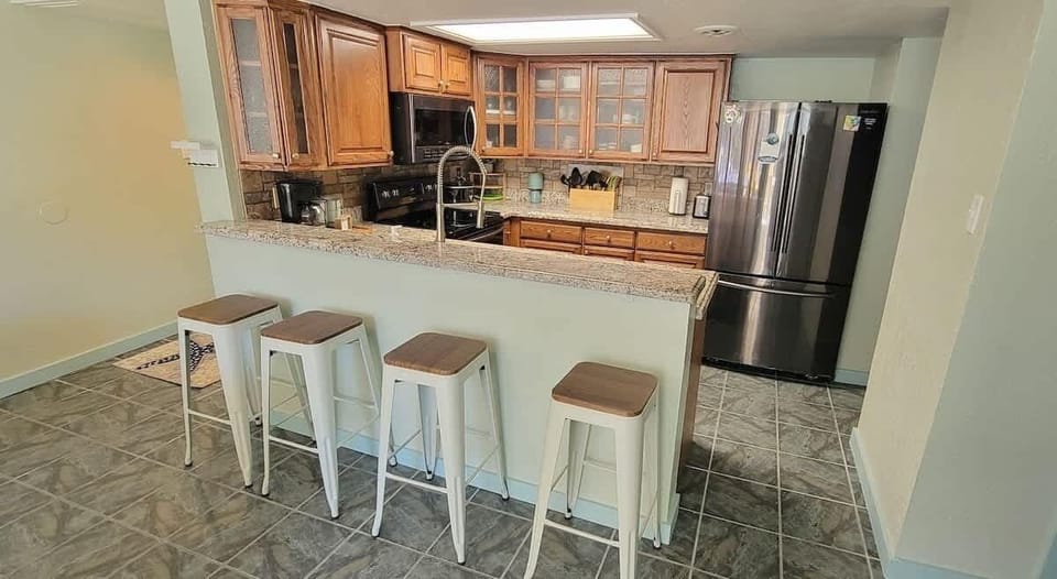 Apartment, 2 Bedrooms | Private kitchen | Fridge, oven, coffee/tea maker, toaster