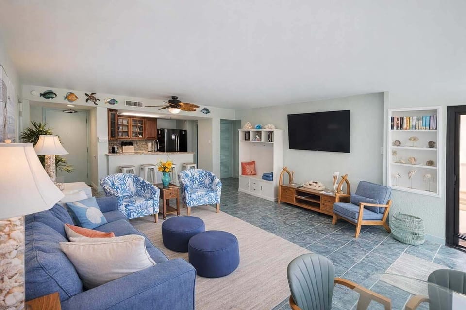 Apartment, 2 Bedrooms | Living area