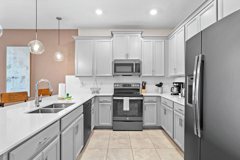 Fully-equipped kitchen