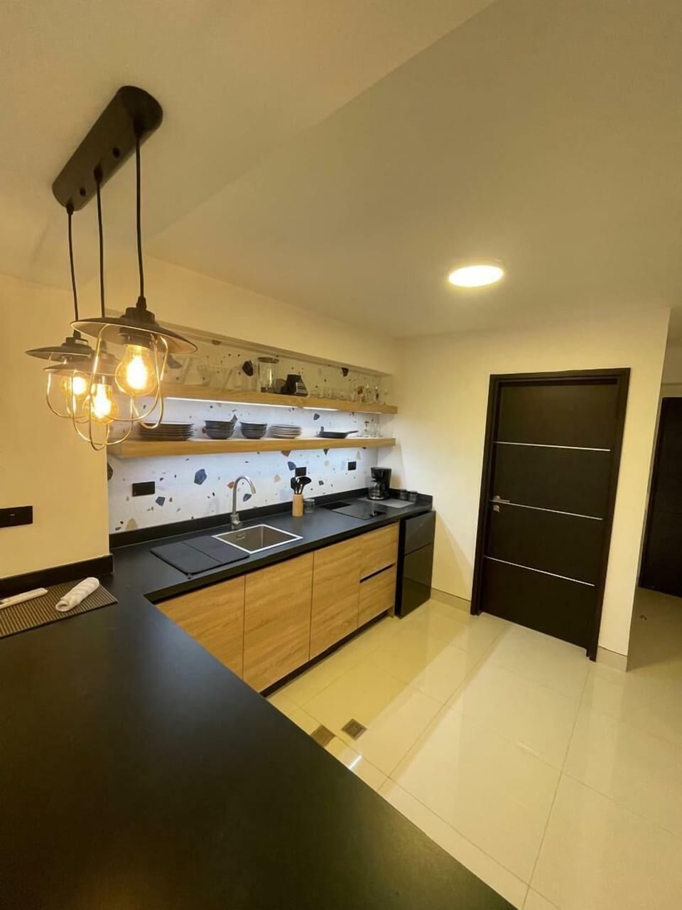 Kitchenette (2)