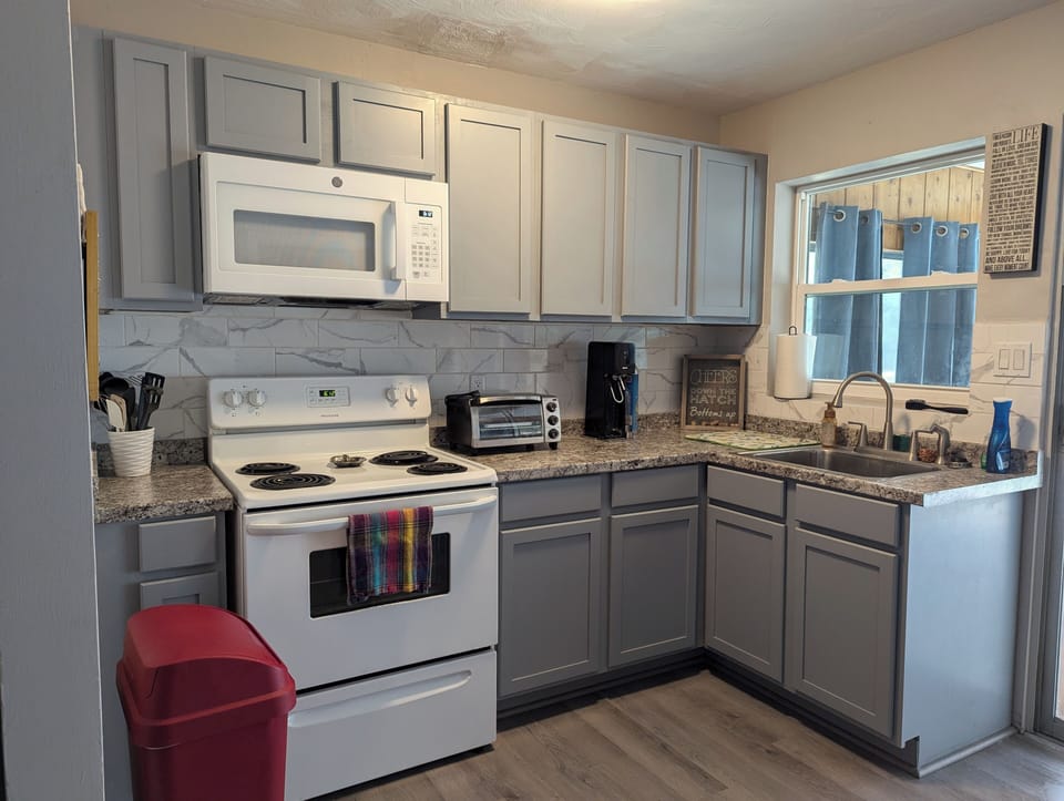 Full kitchen