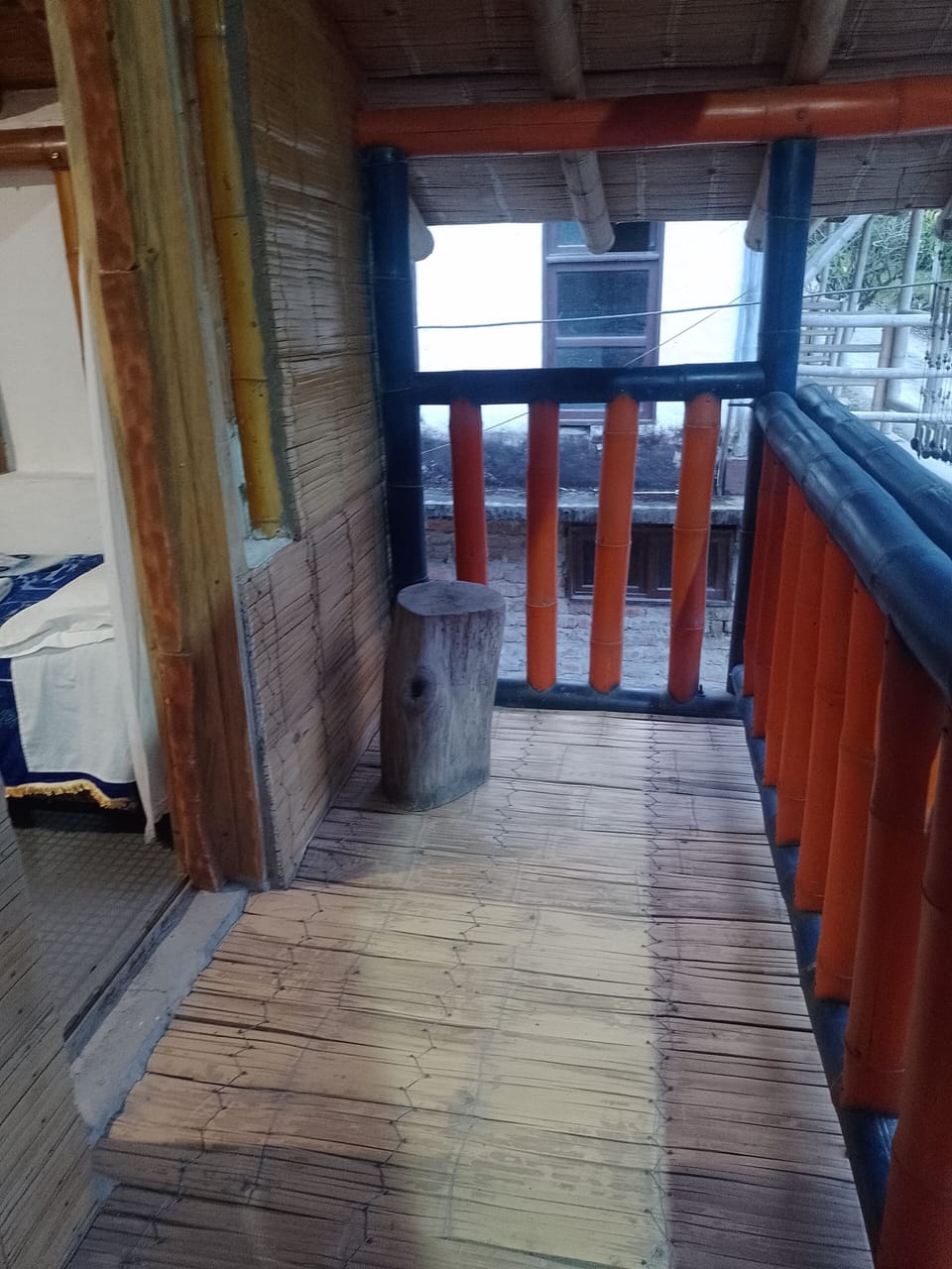 Basic Room, Balcony, Mountain View | Living area