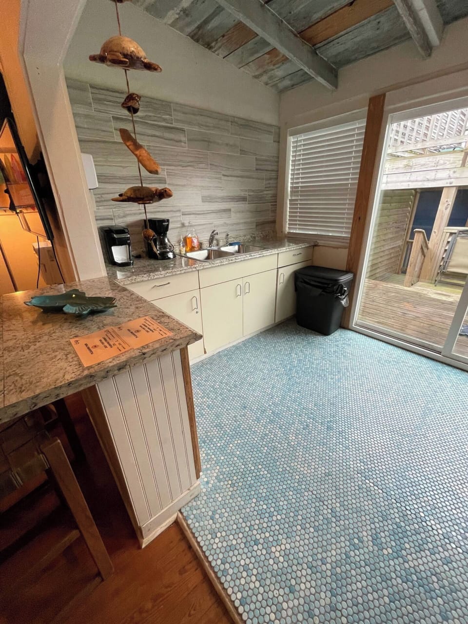 Signature Condo, 3 Bedrooms, Kitchen, City View | Private kitchen | Fridge, microwave, oven, stovetop