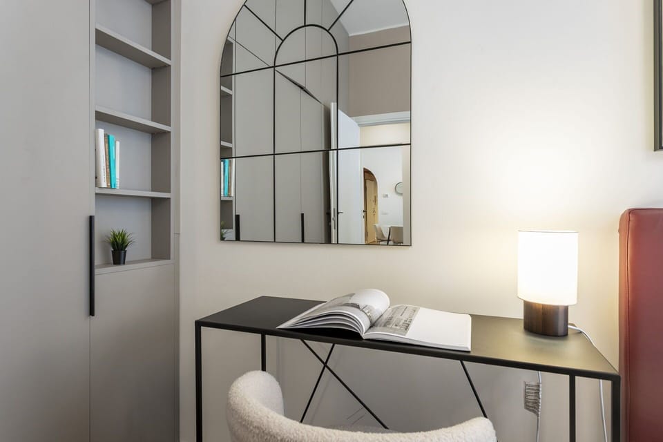 Bedroom, Room Detail