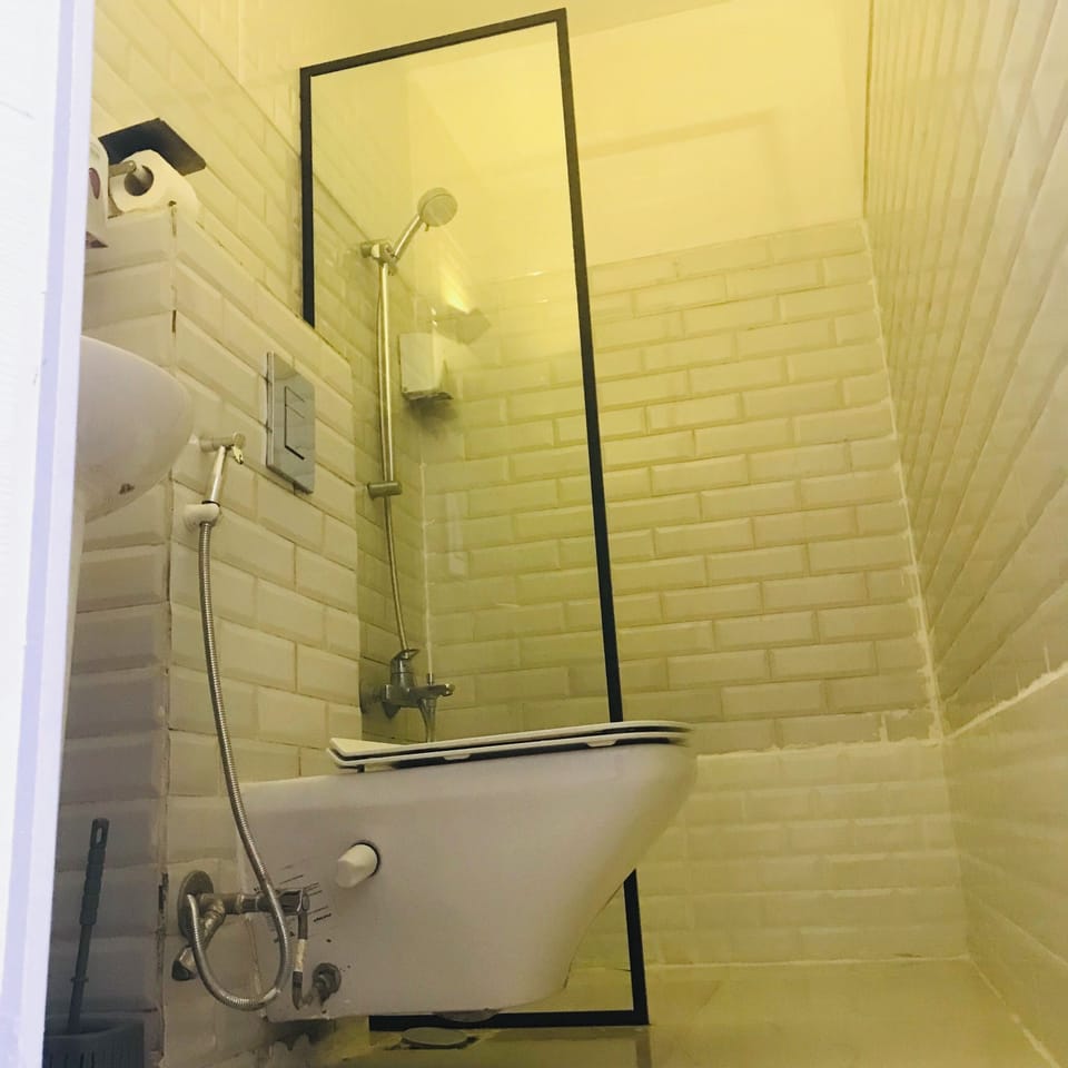 Single Room | Bathroom | Bathrobes, slippers, bidet
