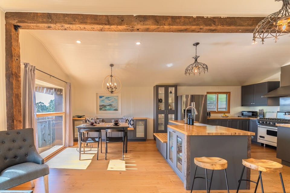 The perfect home for a lucurious Bodega Bay Vacation