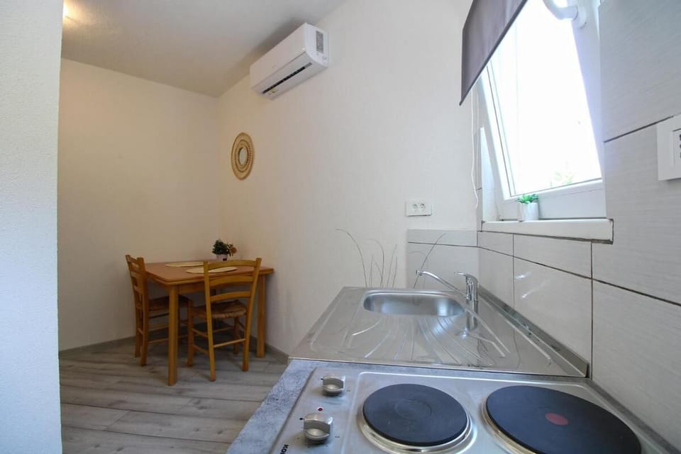 Apartment, 1 Bedroom, Terrace, Garden View | Interior