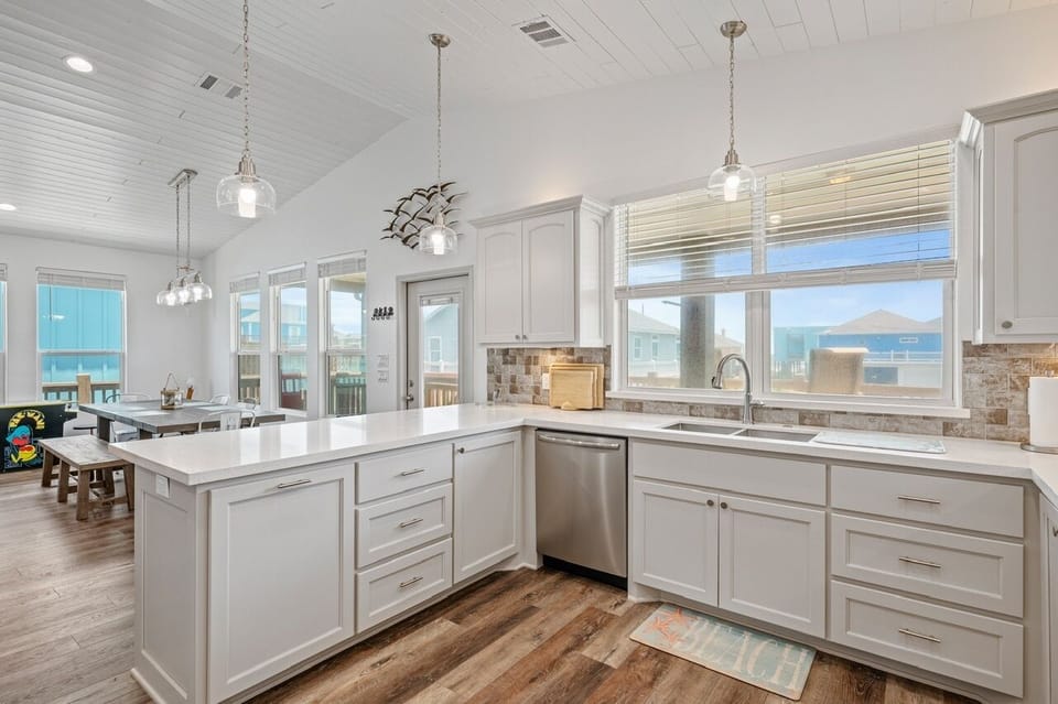 House, 3 Bedrooms | Private kitchen | Coffee/tea maker, fridge, oven, toaster