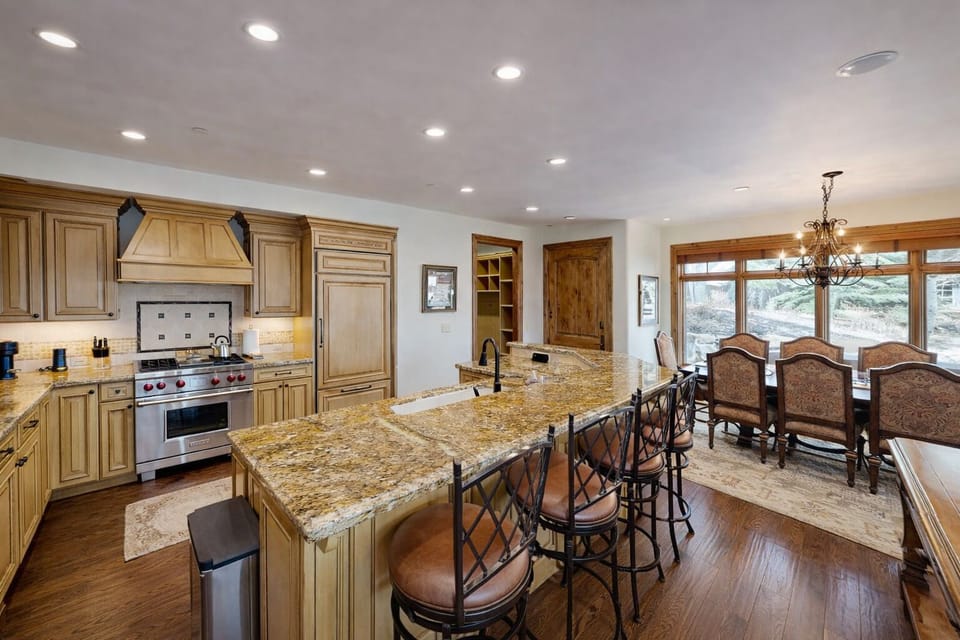Condo, 2 Bedrooms | Private kitchen | Fridge, oven, coffee/tea maker, electric kettle
