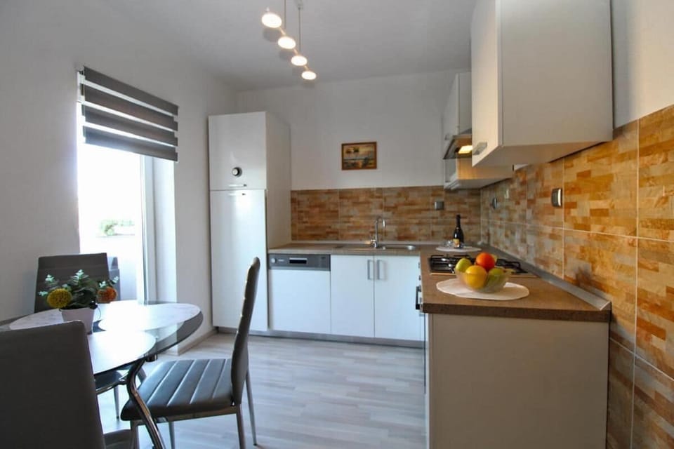 Apartment, 1 Bedroom, Terrace, Garden View | Interior