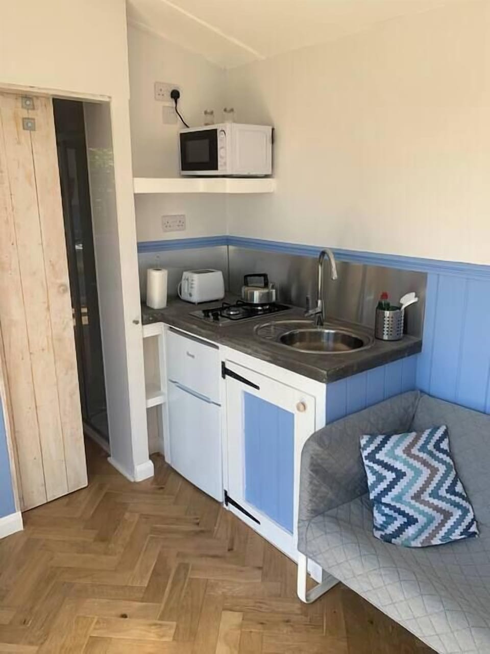 Kitchen (2)