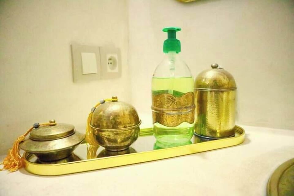 Room, Courtyard View | Bathroom | Free toiletries, hair dryer, towels, soap