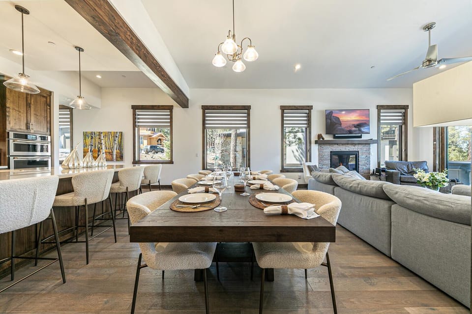 Breakfast bar on the left
