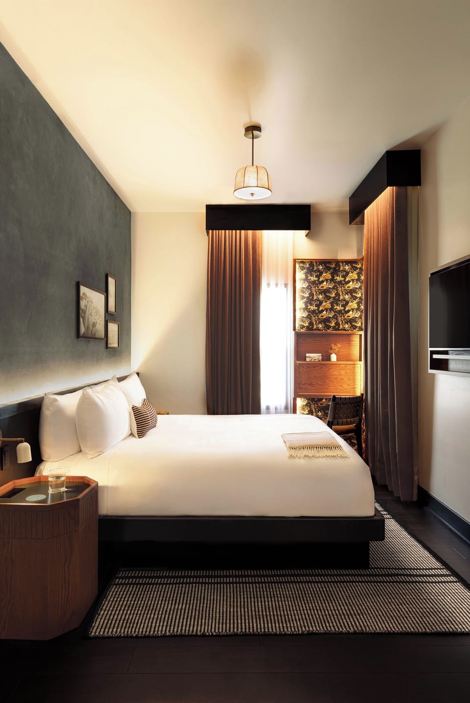 Deluxe Room, Partial Ocean View | In-room safe, blackout drapes, iron/ironing board, free WiFi