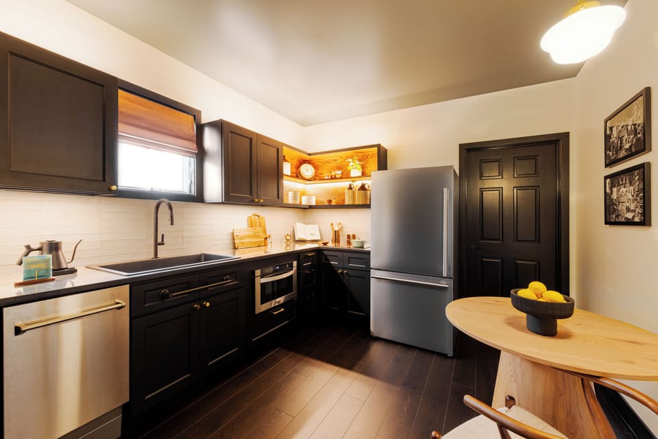 Luxury Suite, 1 King Bed with Sofa bed | Private kitchen | Electric kettle