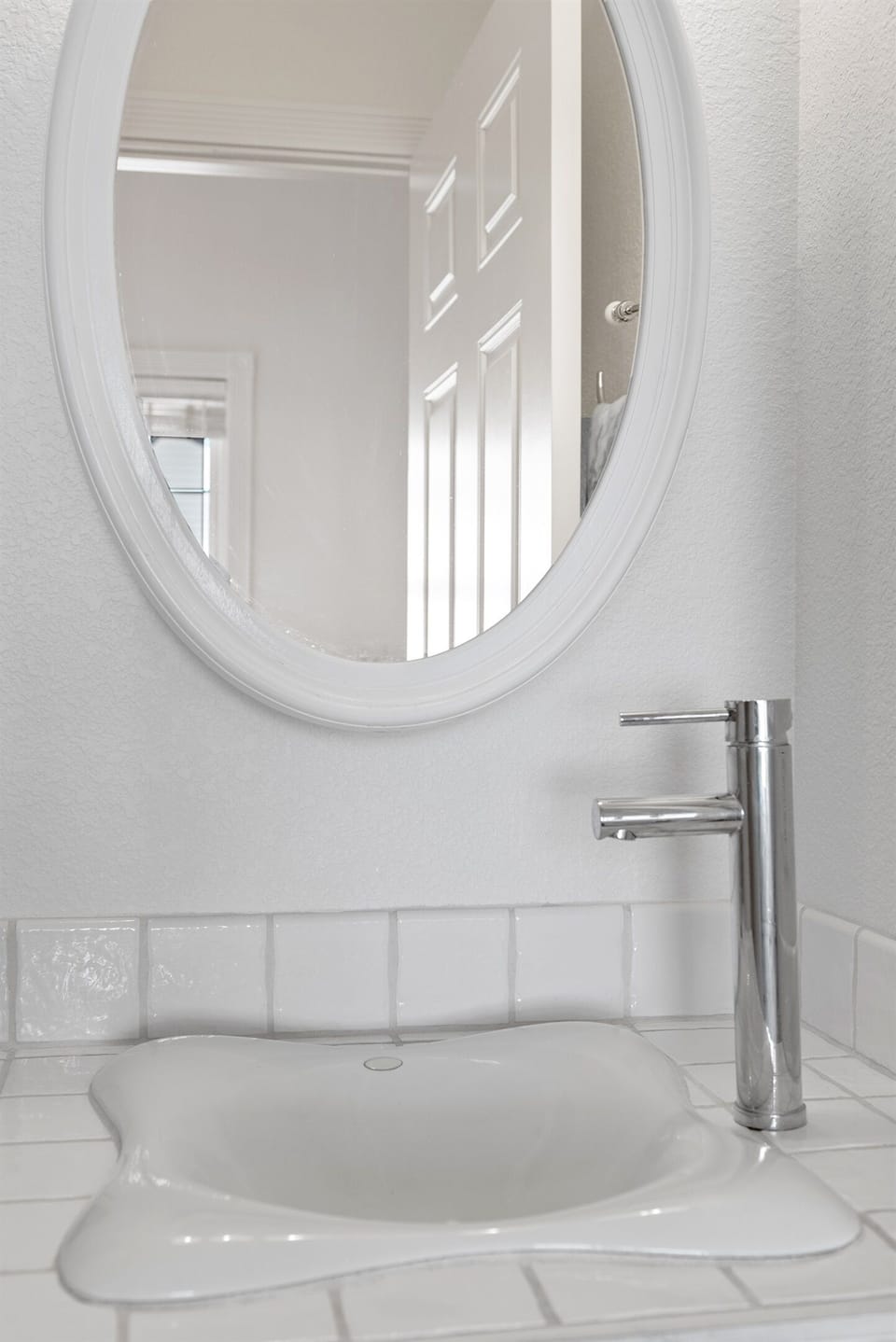 Bright, spacious bathroom designed for a comfortable daily routine.