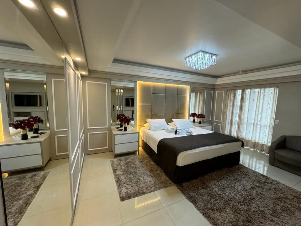 SUITE MASTER PRESIDENCIAL | Minibar, individually decorated, individually furnished, desk