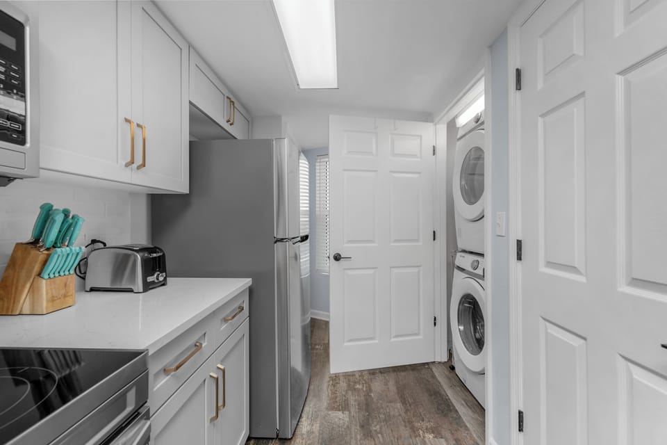 Stackable washer/dryer